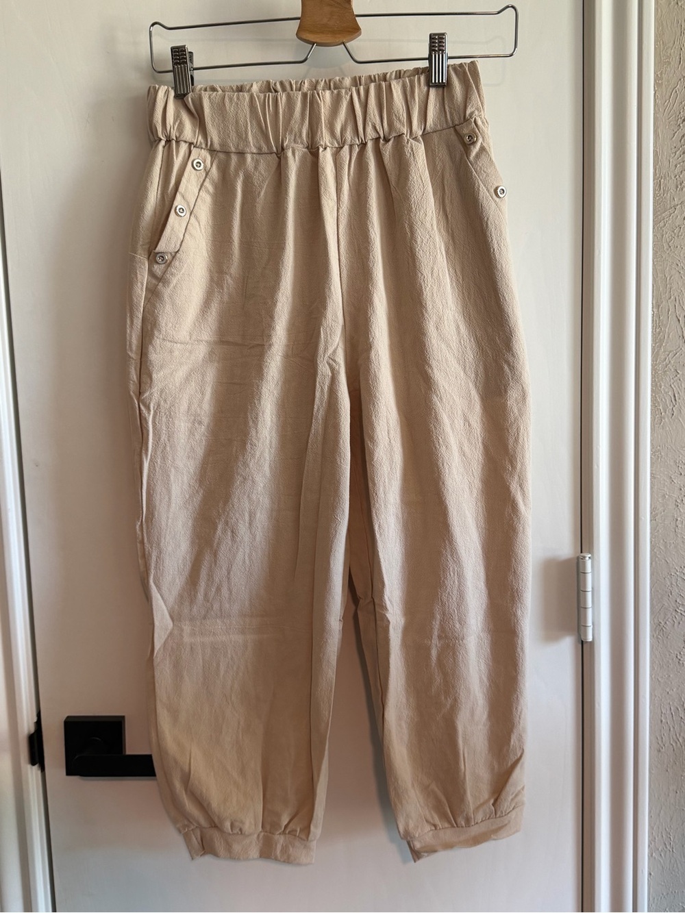 Tan Elastic-Waist Cuffed Ankle Pants size M Capri Ballon pants